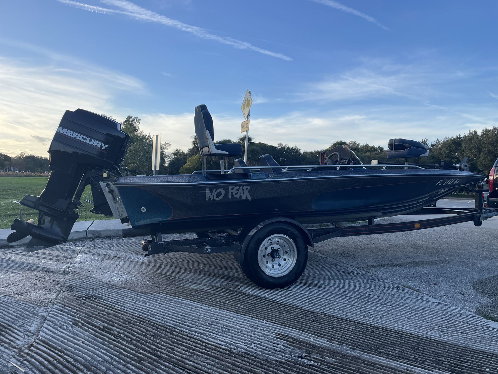 150 Mercury XR2 17 Foot Bass Boat for Sale in Laud Lakes, FL - OfferUp