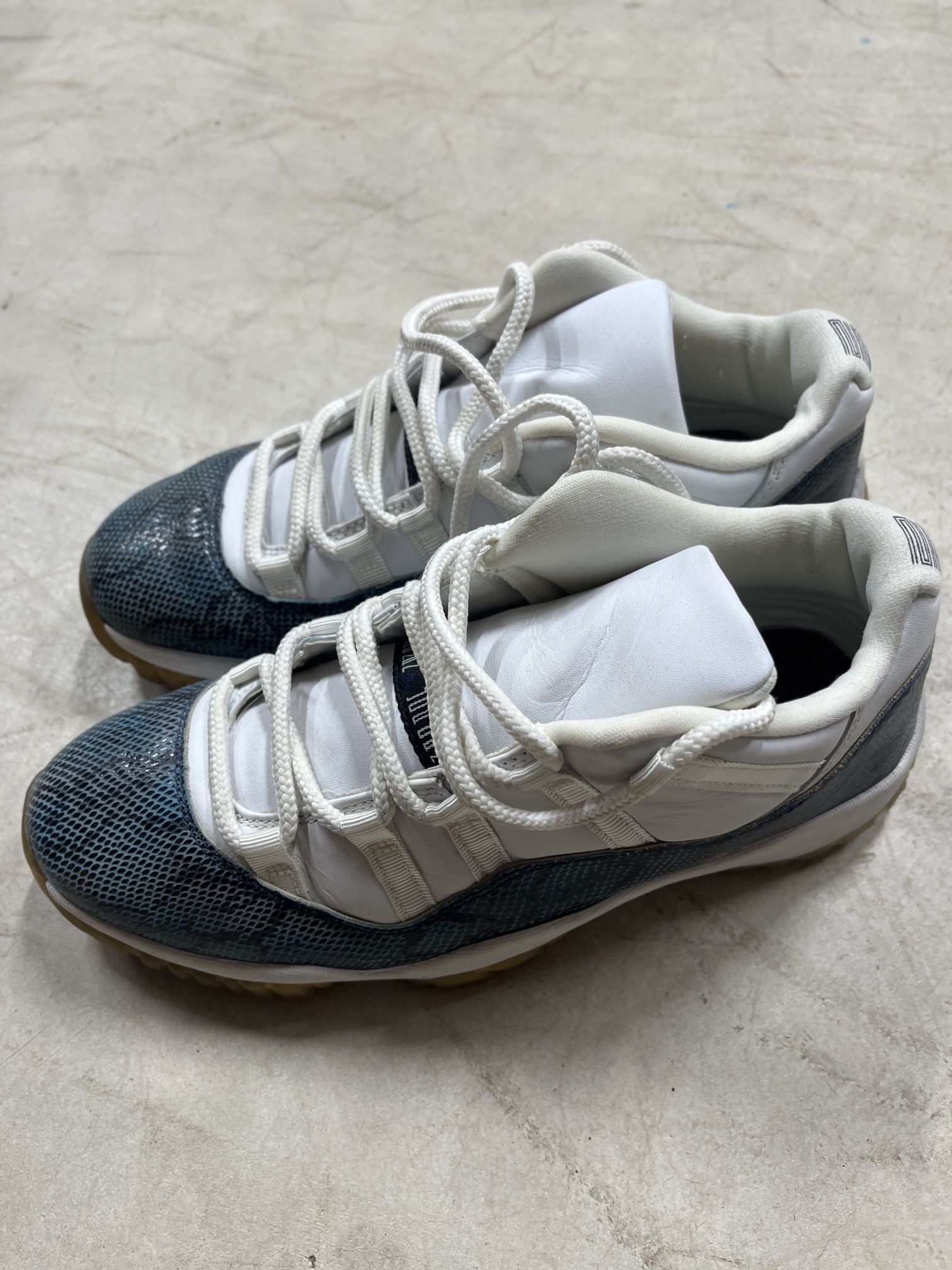 Jordan 11(size10)