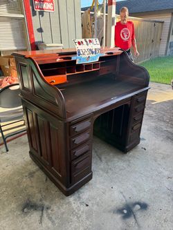 Roll top desk