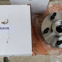 02-05 Chrysler Jeep Liberty Wheel Bearing Hubs NEW