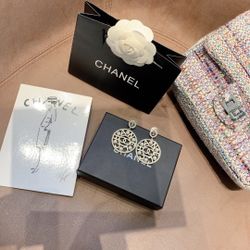 Fashion earrings