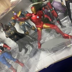 Avengers Mini Figurine Set
