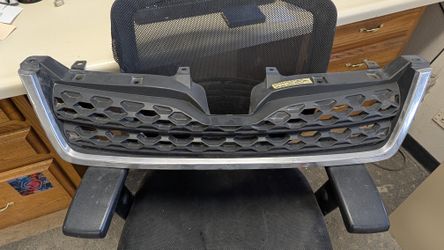 2014-2016 Subaru Forester Front Bumper Upper Radiator Grille Assembly
