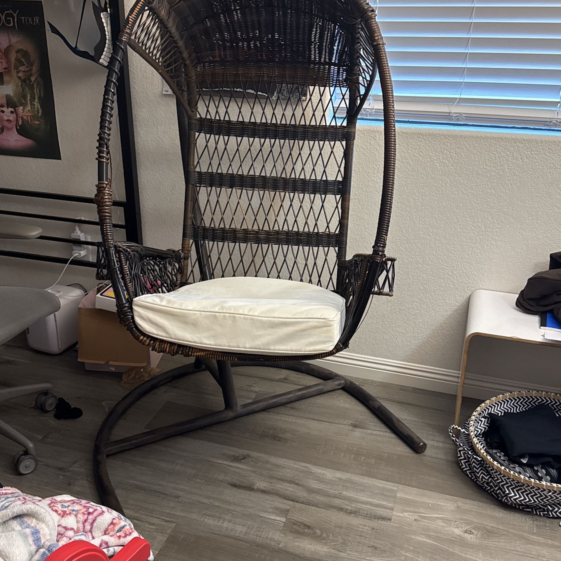 Egg Hanging Chair