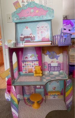 Kidkraft candy castle wooden dollhouse