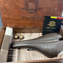 Specialized Belgian Classic Saddle, Leather Tape, Bar Ends