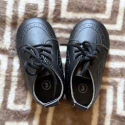 Baby dress shoes (size 3)
