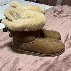 UGG Boots Women’s Size 6