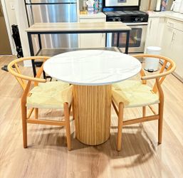 Hernest 31" Round Marble Dining Table, Oak Base - Like New