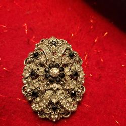 Large Vintage Oval Rhinestone Brooch