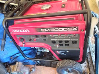 Honda EM5000SX 5000 Watt Generator with Electric Start, Quiet 120/2400V Gas Powered Backup Generator