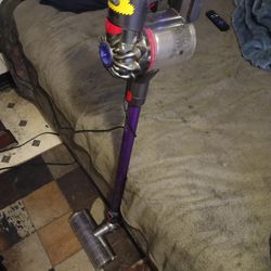 DYSON V8 ANIMAL NEEDS REPAIR 