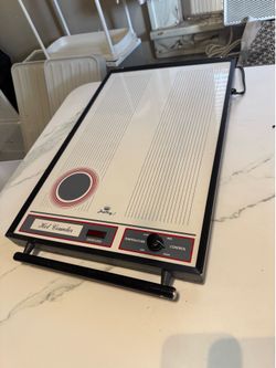 Broil King Deluxe Electric Hot Server Model 1450 — Works Great