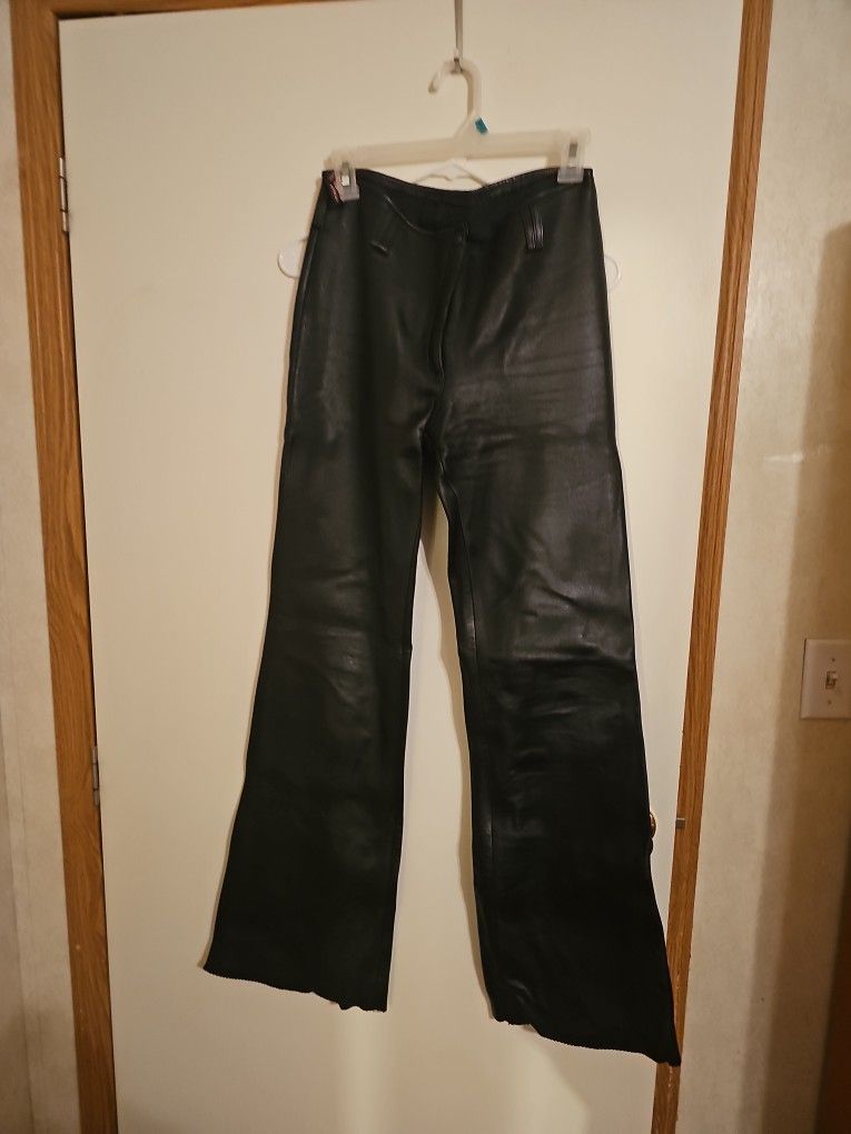 Fashion again In 2025 brand new leather pants For girl or elegant lady.