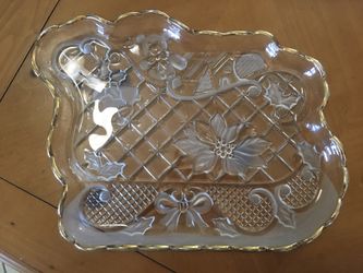 12 by 10 inch glass Christmas sleigh tray. Slightly used. Great for Holiday parties.