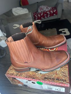 Medium low dress boots