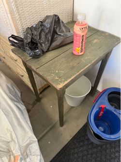 Free side table
