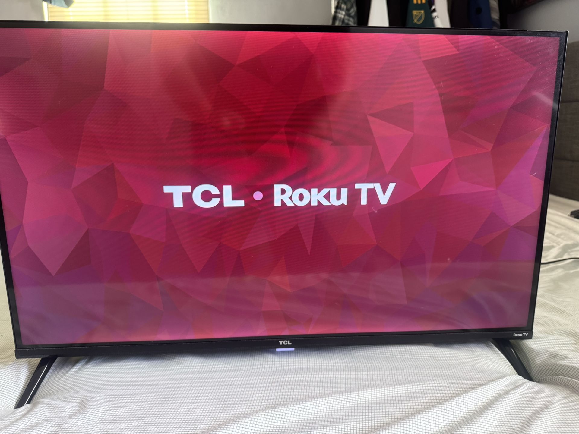 TCL Roku TV 32’’