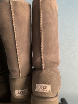 Uggs Women, Gray Tall, Size 6
