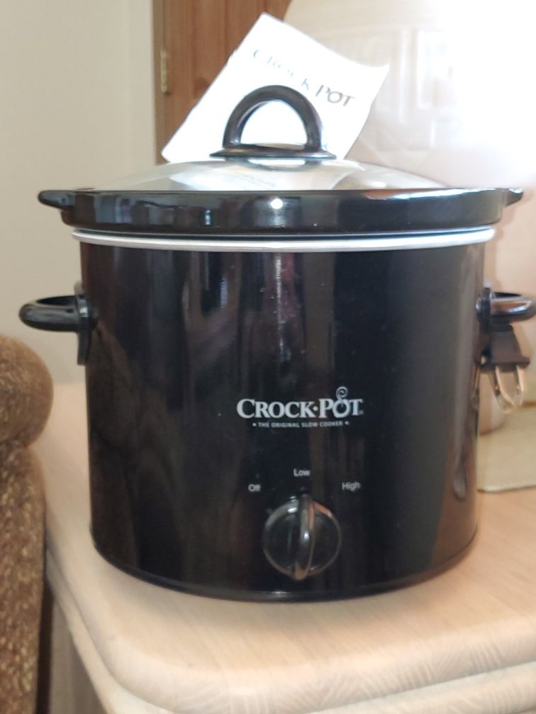 CROCK-POT SLOW COOKER W/ BOOKLET