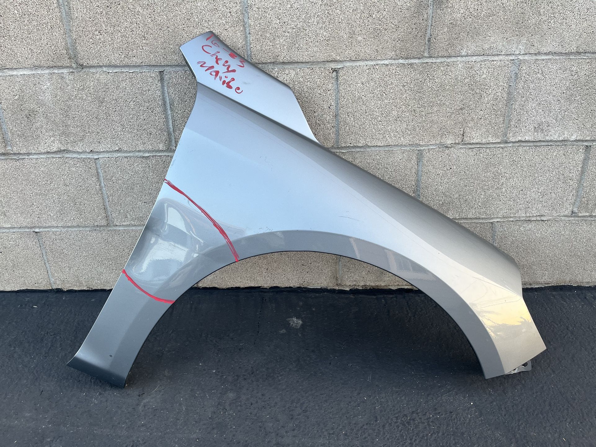 2016-2024 Chevrolet Malibu Right passenger side Fender Oem