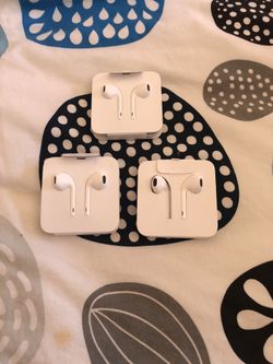 Apple headphones with wire