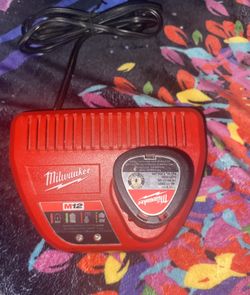 Milwaukee M12 Charger And Battery