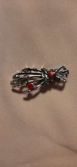 Unique skeleton hand brooch!