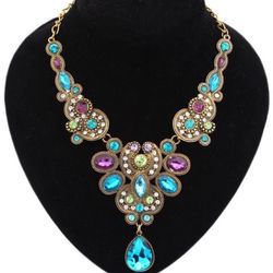 Vintage style necklace
