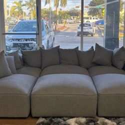 New sectional on box 📦 $1699
