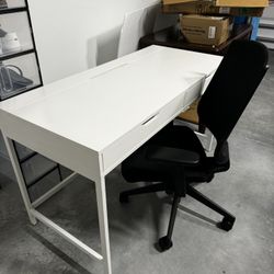 Office Desk And Chair 