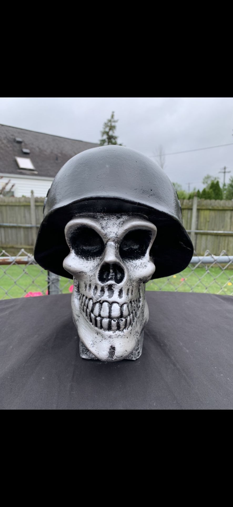 Skull Statue
