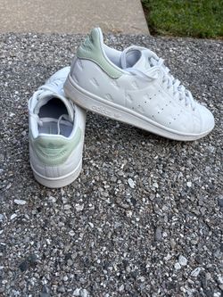 Men’s sneakers. Adidas Stan Smith. Size 10. Great condition.