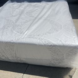 Queen Set Mattress 12" Memory Foam Brand New 