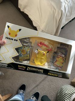 Pokemon Celebrations Figurine Box
