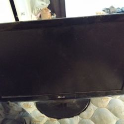 Lg FLATRON 23'' IN HD COMPUTER screen For $25