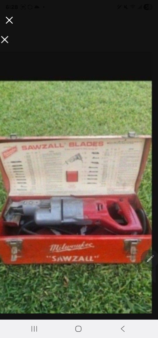 Electric Milwaukee Saw Saw