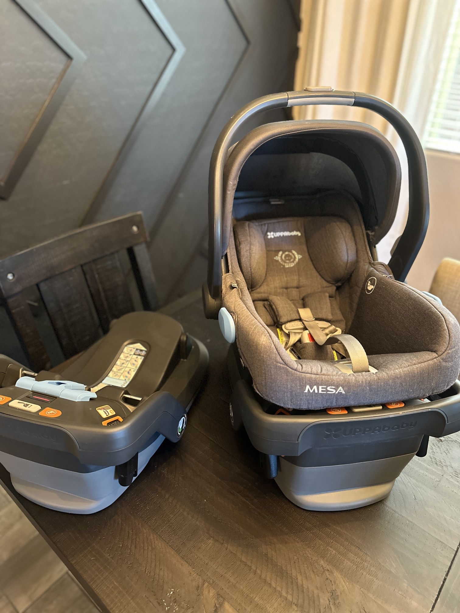 Uppababy Mesa Infant  Car seat 