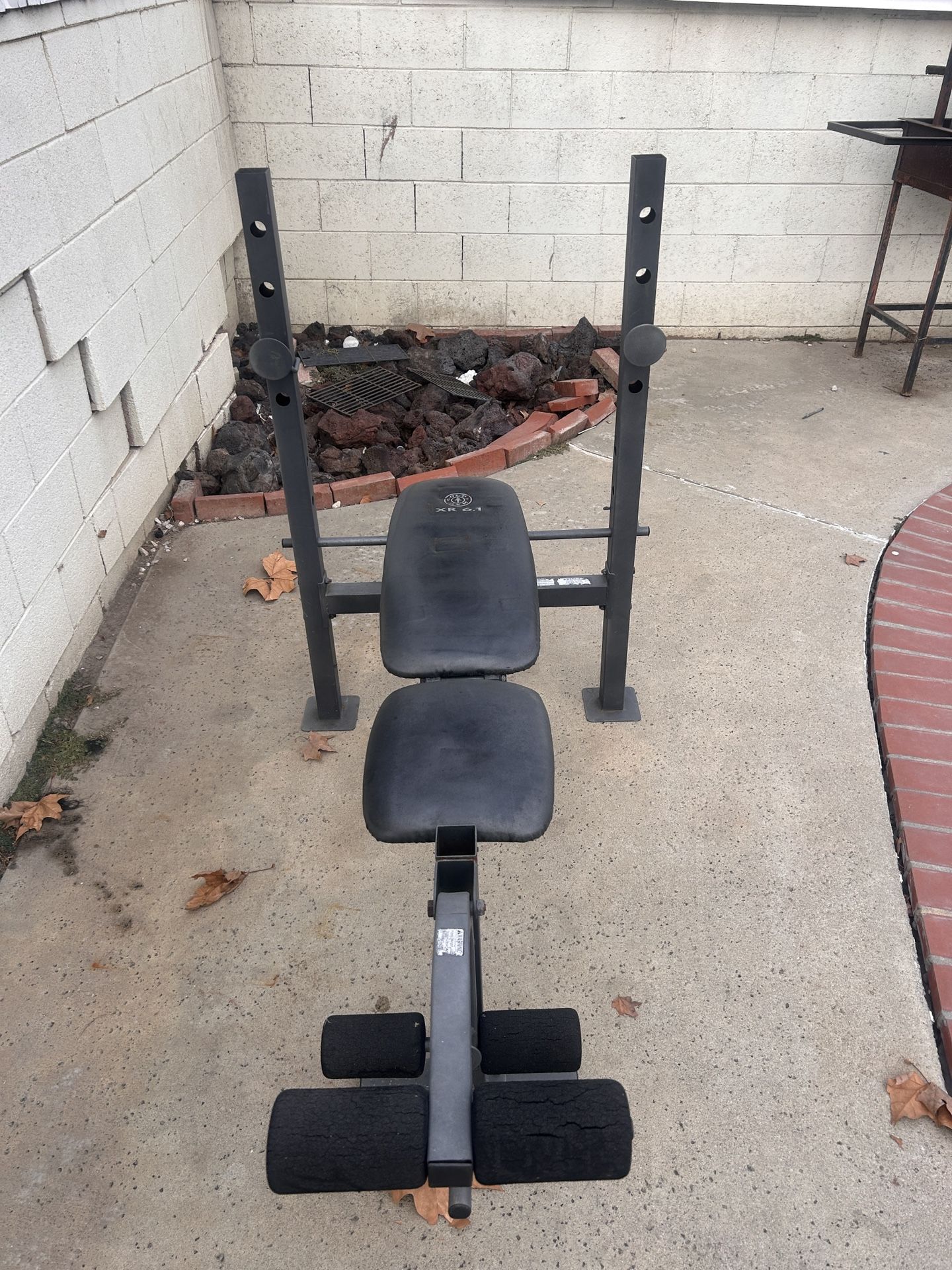 Golds Gym Bench With 10lb Weight For Leg Extrnsion