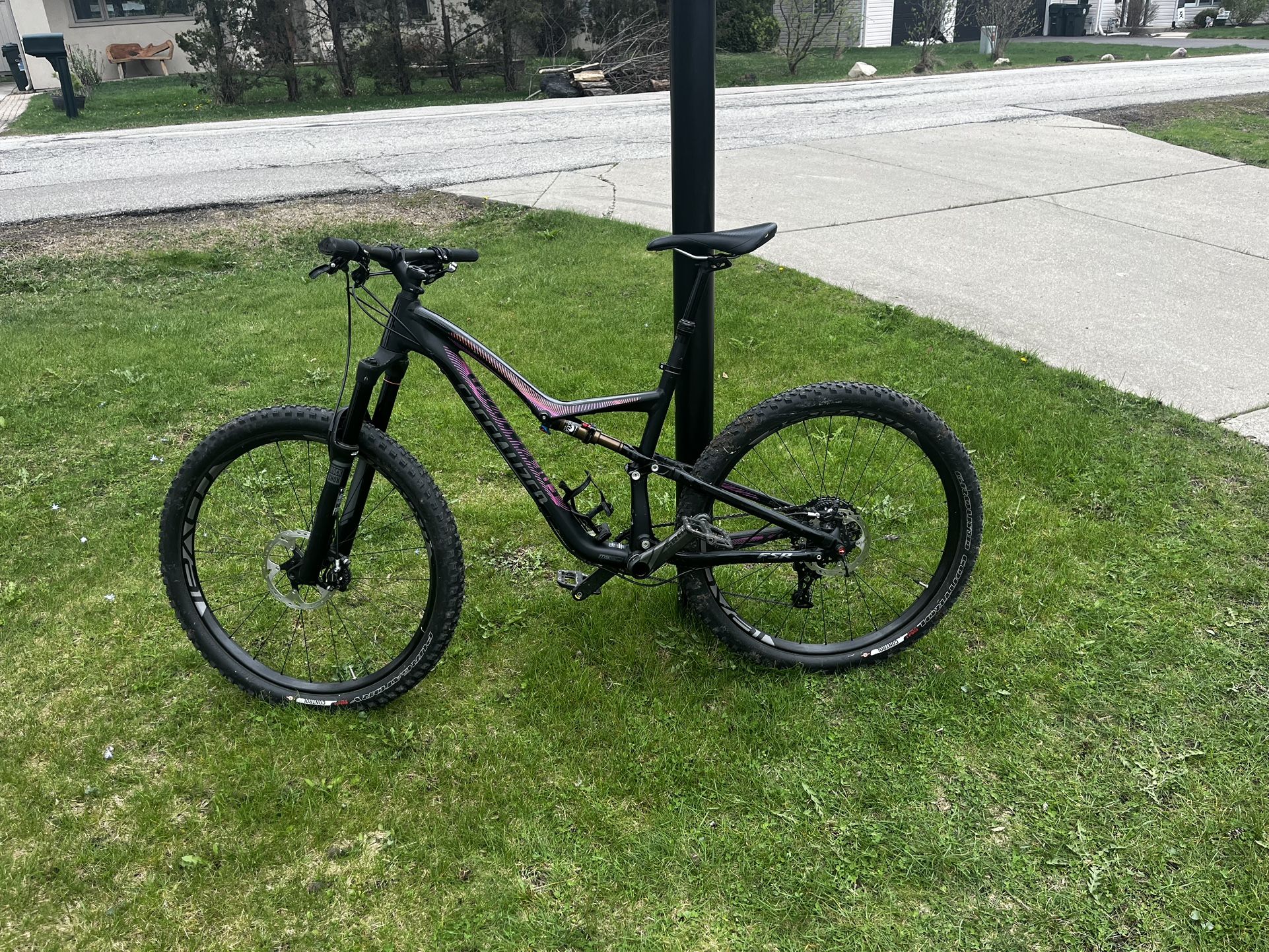 Specialized Full Suspension Mountain Bike