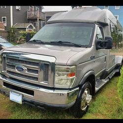 2011 Ford E-350