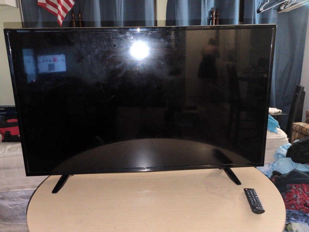 Full HD 1080p LED TV - 49" Class LG 49LJ5100 W/ Remote