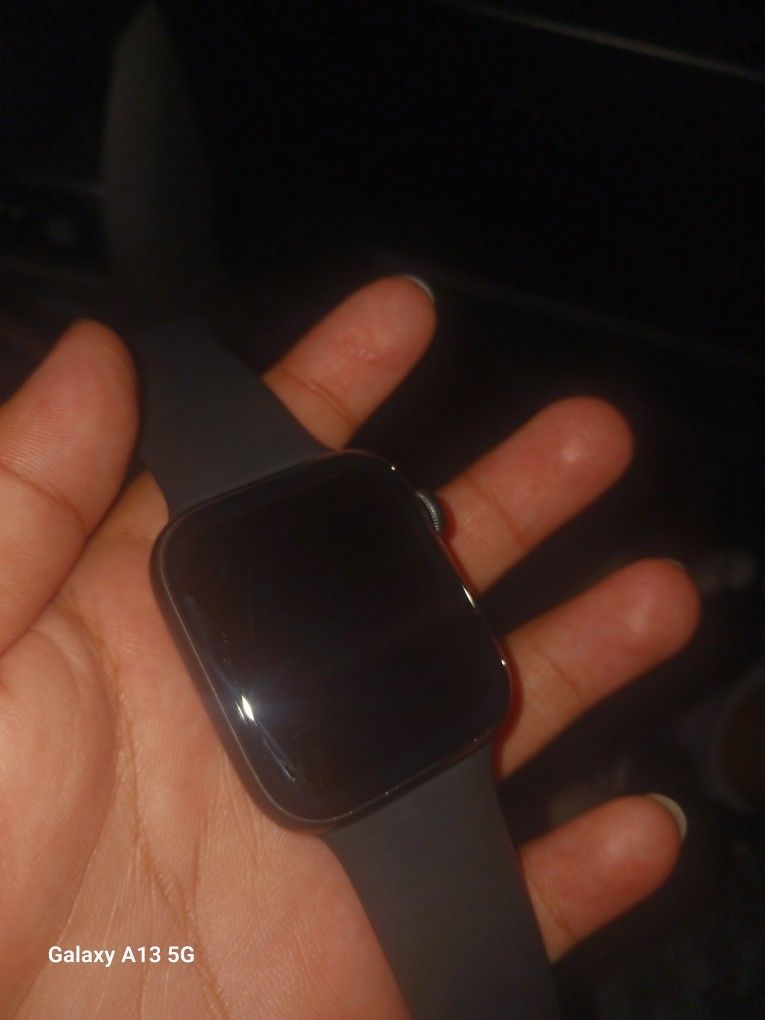 Apple Watch Series 7 Wireless Charging