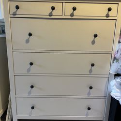 IKEA White Glossy Hemnes 6 Drawer Dresser $200