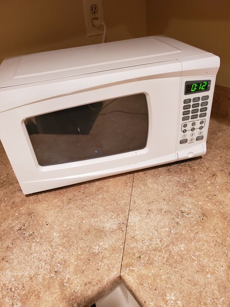 Microwave 700 Watt