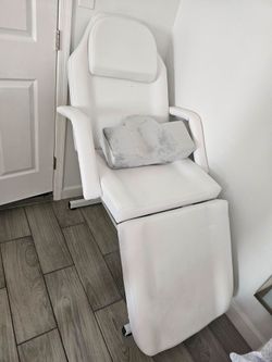 Facial Chair