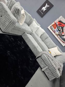 ✨️ Sectionals, 2pc Sofas ✨️ Furniture Queen Bedrooms, Dining Avail