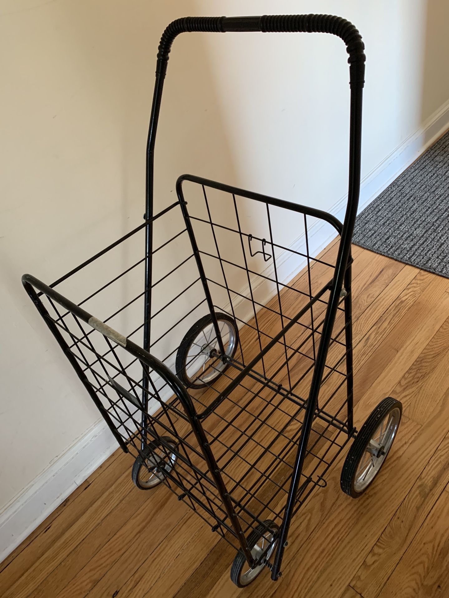 Utility Shopping Cart - Great Condition