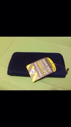 RFID Travelon Wallet