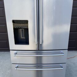 Refrigerator 